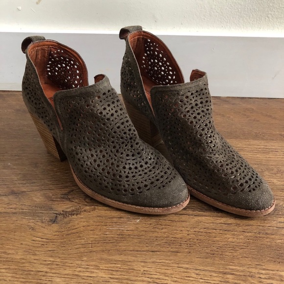 Boho Heels 🤎🌾 - Picture 1 of 3